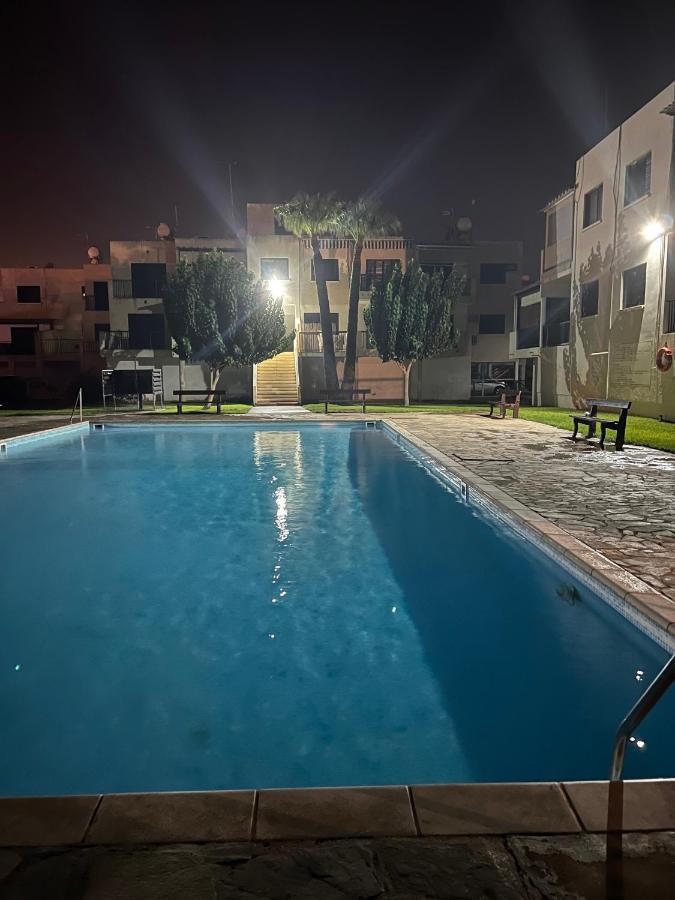 Taniandres Apartments พาราลิมนี ภายนอก รูปภาพ