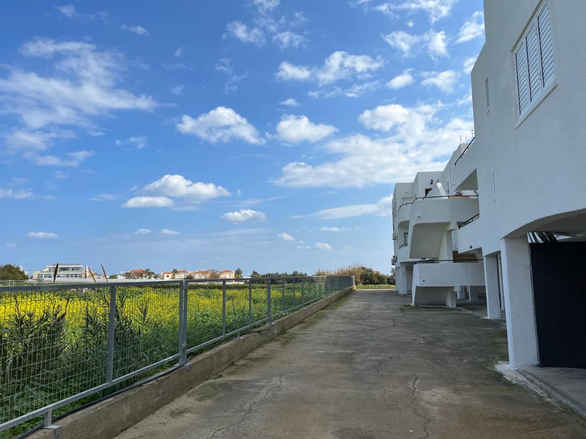 Taniandres Apartments พาราลิมนี ภายนอก รูปภาพ