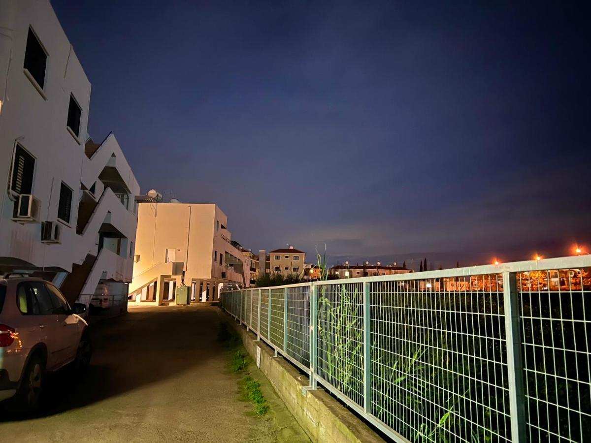 Taniandres Apartments พาราลิมนี ภายนอก รูปภาพ