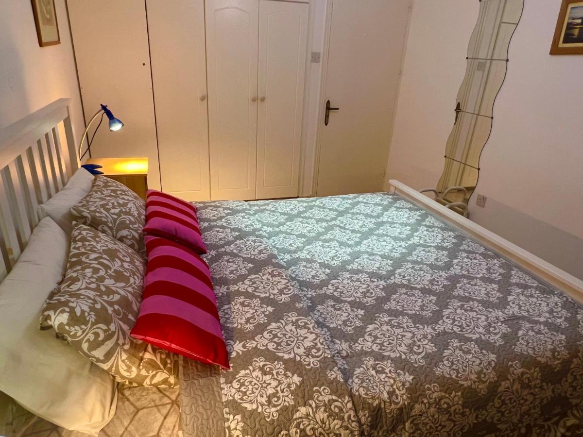 Taniandres Apartments พาราลิมนี ภายนอก รูปภาพ