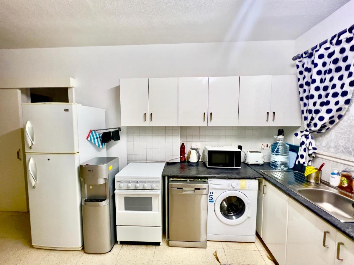 Taniandres Apartments พาราลิมนี ภายนอก รูปภาพ